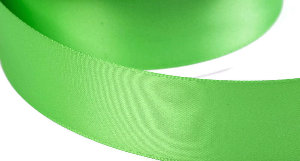 doppelsatinband-"double-face"-30-yard-rolle-6mm-breit-frühlingsgrün-17